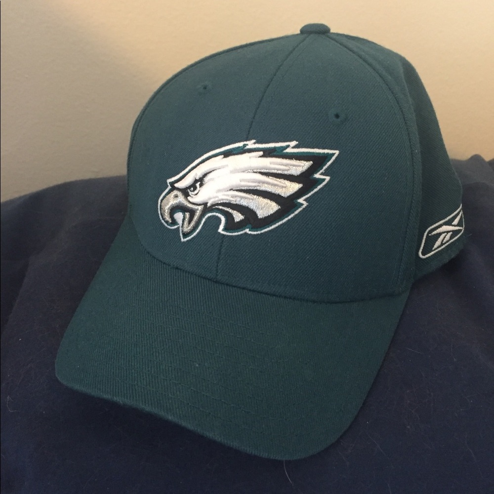 Midnight green Philadelphia Eagles hat. Size 7 1/2